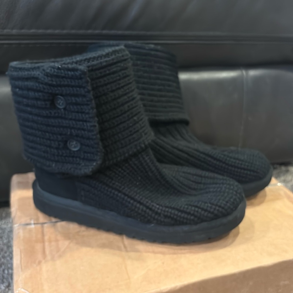 Ugg Cardy Black Size Girls 3 ** LIKE NEW